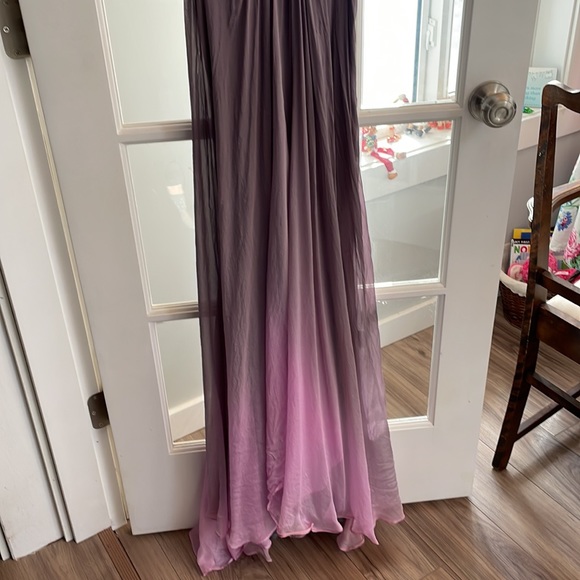 Beautiful Silk gown, size 8 - Picture 3 of 11